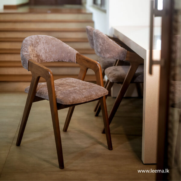 LEEMA MODERN CHAIR
